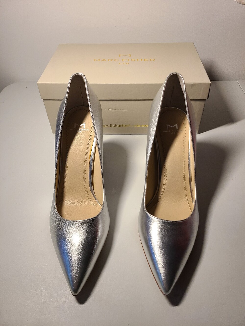 Marc Fisher Collection Silver Pointed-Toe Pumps Womens Size 9M